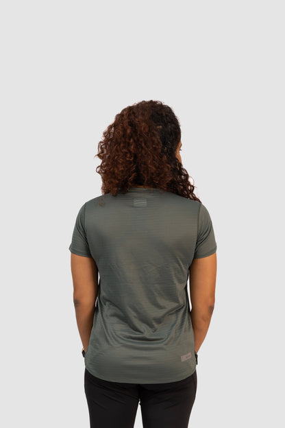Women endurance tee